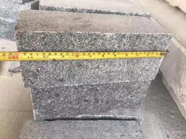 Mattone di granito grigio scuro